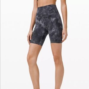 lululemon Align™ High-Rise Short 8”, size 6